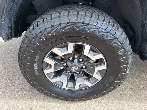 Used 2021 Toyota Tacoma TRD Off-Road image 11