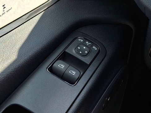 Used 2025 Mercedes-Benz Sprinter 2500 image 25