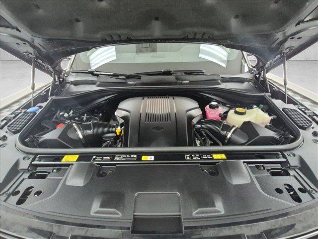 Certified 2025 Land Rover Range Rover SE AWD/4WD image 27