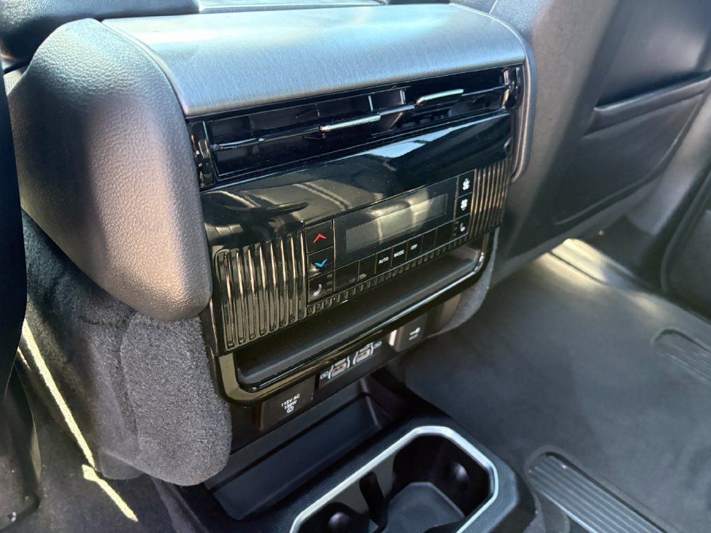 Used 2025 Jeep Wagoneer Series III w/ Premium Group I AWD/4WD image 21