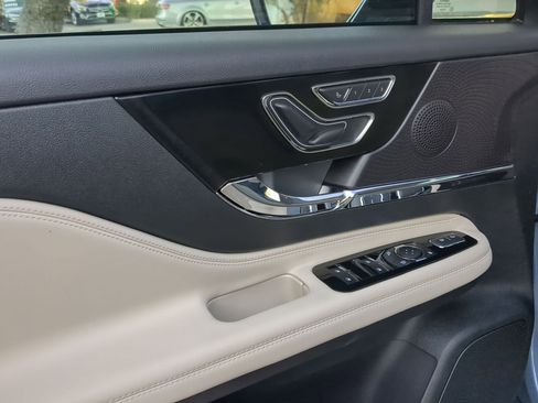 New 2026 Lincoln Corsair Premiere image 12