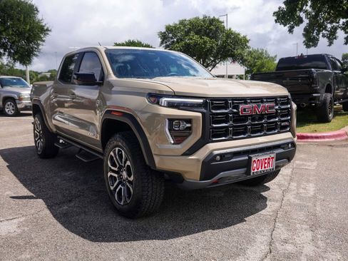 Used 2024 GMC Canyon AT4 w/ AT4 Premium Package AWD/4WD image 9