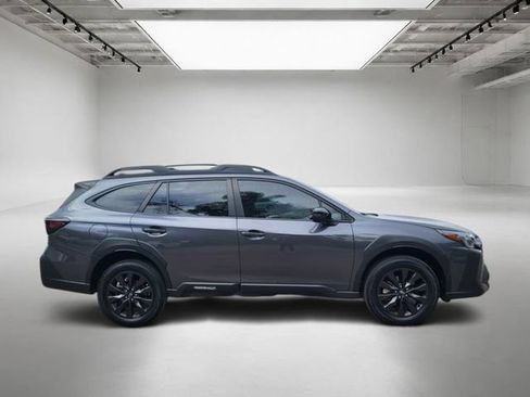 Used 2025 Subaru Outback Onyx Edition AWD/4WD image 7