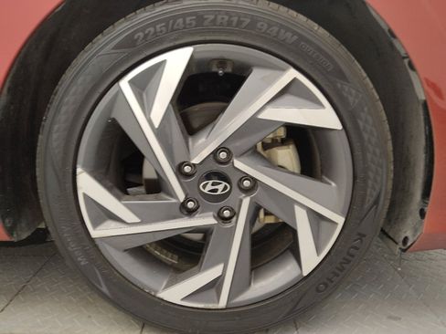 Used 2025 Hyundai Elantra Limited FWD image 31