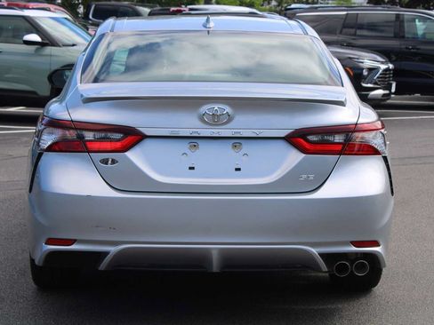 Used 2022 Toyota Camry SE w/ Cold Weather Package FWD image 6