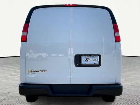 New 2025 Chevrolet Express 3500 w/ Driver Convenience Package RWD image 5