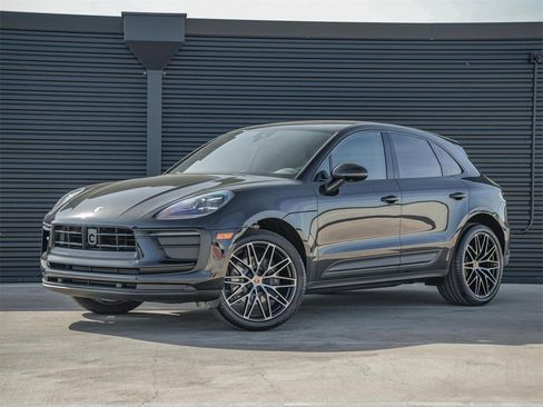 Certified 2025 Porsche Macan image 1