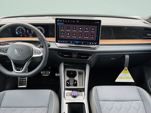 New 2026 Volkswagen Tiguan SEL R-Line AWD/4WD image 12