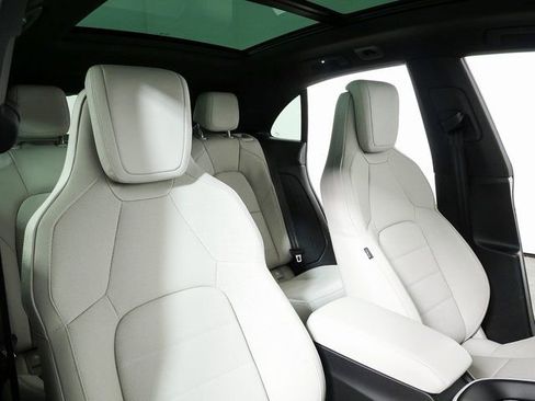 New 2026 Porsche Macan 4 Electric AWD/4WD image 23