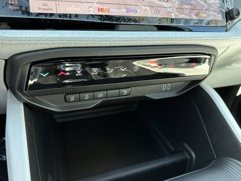 New 2026 Jeep Cherokee Laredo AWD/4WD image 27