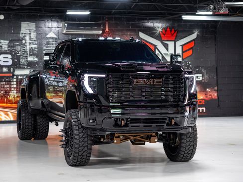 Used 2024 GMC Sierra 3500 Denali w/ Denali Reserve Package AWD/4WD image 7