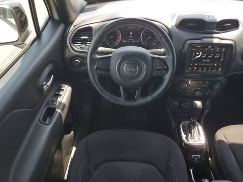 Certified 2022 Jeep Renegade Altitude AWD/4WD image 18