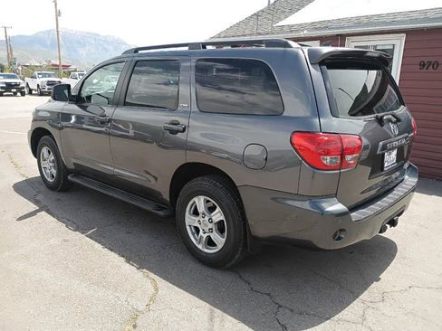 Used 2017 Toyota Sequoia SR5 w/ Premium Package AWD/4WD image 3