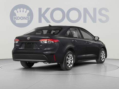 Used 2024 Toyota Corolla LE FWD image 2
