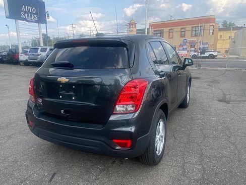 Used 2020 Chevrolet Trax LS w/ Tint and Cruise Package FWD image 9