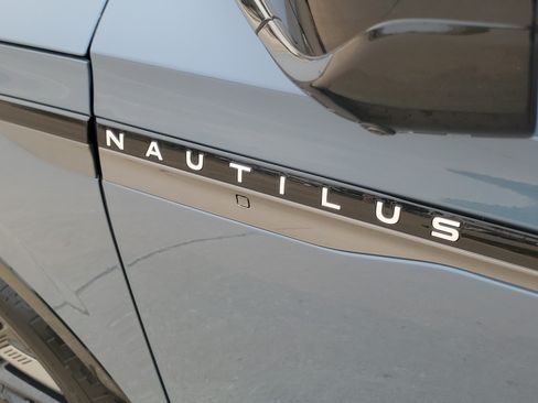 New 2026 Lincoln Nautilus Reserve w/ Jet Appearance Package AWD/4WD image 6