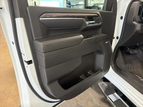 Used 2024 Chevrolet Silverado 3500 LTZ w/ LTZ Convenience Package AWD/4WD image 4