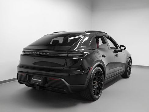 New 2026 Porsche Macan 4 Electric AWD/4WD image 12