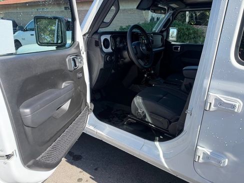 Used 2024 Jeep Wrangler Unlimited Sport AWD/4WD image 18