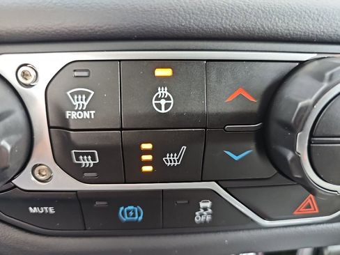 Certified 2025 Jeep Wrangler Unlimited Sahara AWD/4WD image 27