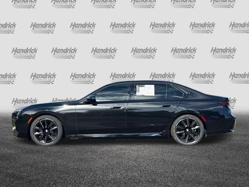 Certified 2024 BMW i7 xDrive60 w/ Premium Package AWD/4WD image 8