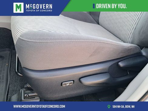 Used 2017 Toyota Prius V Three FWD image 12