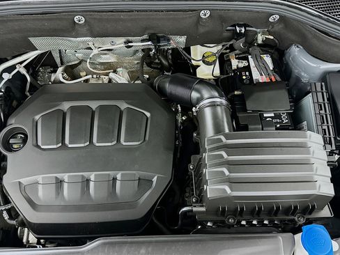 Used 2024 Volkswagen Atlas Peak Edition SEL image 34