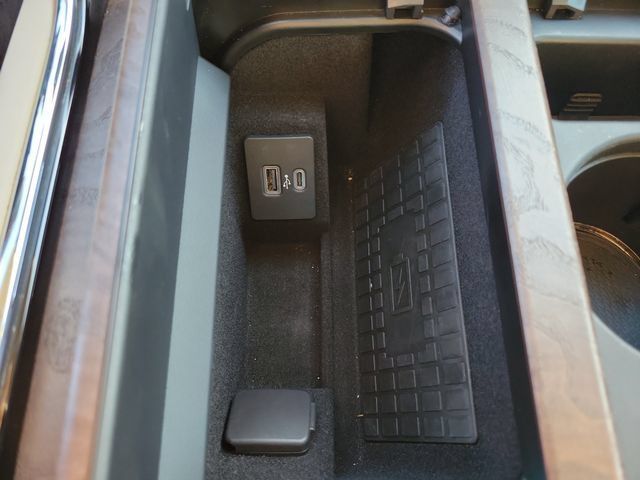 Certified 2021 Lincoln Navigator Reserve w/ Luxury Package AWD/4WD image 30