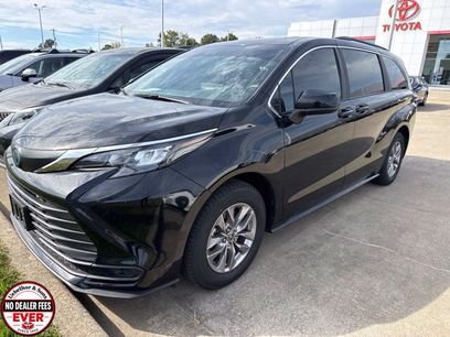 Certified 2025 Toyota Sienna LE w/ LE Plus Package