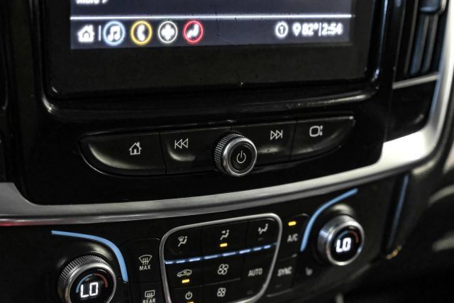 Used 2020 Chevrolet Traverse LT FWD image 27