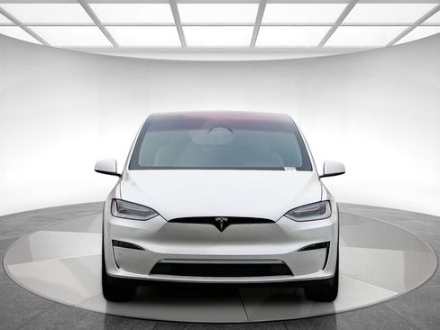 Used 2023 Tesla Model X image 6