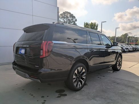 Used 2025 Ford Expedition Max Platinum w/ Platinum Ultimate Package AWD/4WD image 4