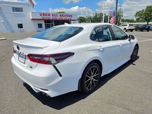 Used 2024 Toyota Camry SE w/ Cold Weather Package FWD image 7