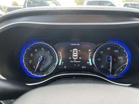 New 2026 Chrysler Pacifica Select image 43