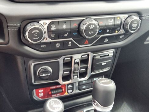 New 2026 Jeep Gladiator Mojave AWD/4WD image 14