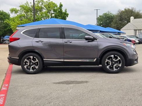 Used 2018 Honda CR-V Touring image 2