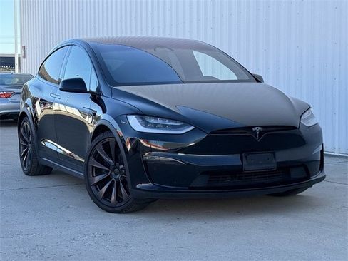 Used 2022 Tesla Model X Plaid image 2