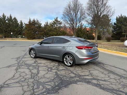Used 2017 Hyundai Elantra Limited image 3