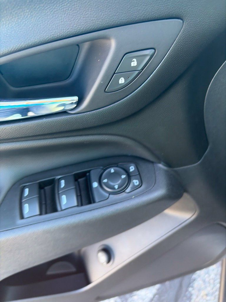 Used 2020 Chevrolet Equinox LT AWD/4WD image 12
