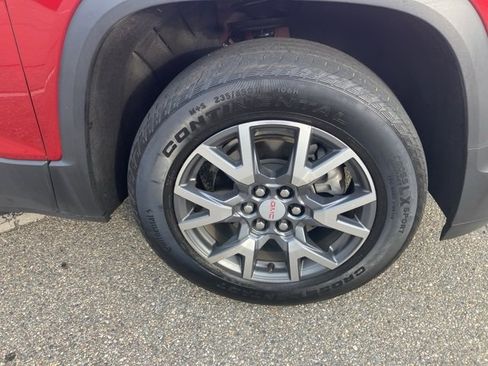 Used 2023 GMC Acadia SLT image 12