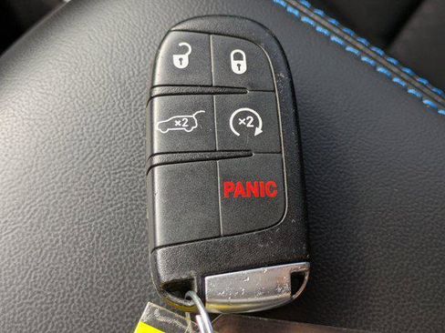 Certified 2018 Jeep Grand Cherokee Laredo image 25