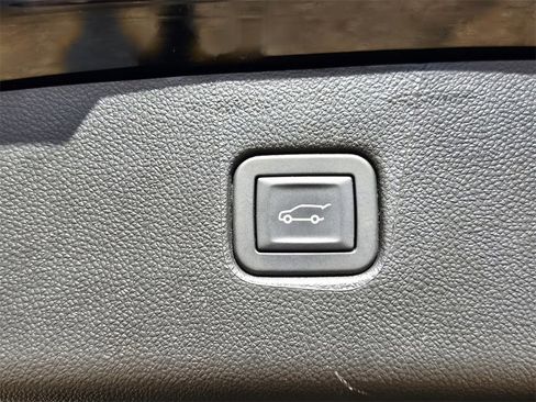 Used 2025 Chevrolet Blazer RS image 28