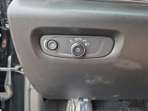 Used 2023 Chevrolet Traverse LT AWD/4WD image 19