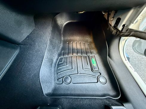 Used 2018 Jeep Wrangler Sahara w/ Connectivity Group image 25