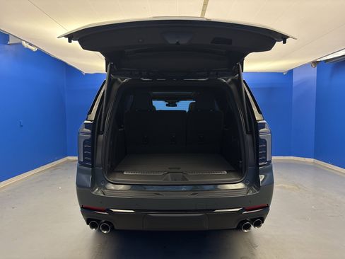 New 2026 Chevrolet Suburban Z71 w/ Comfort Package AWD/4WD image 32