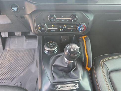 Used 2024 Ford Bronco Badlands image 15