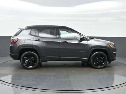 Used 2021 Jeep Compass Latitude AWD/4WD image 10