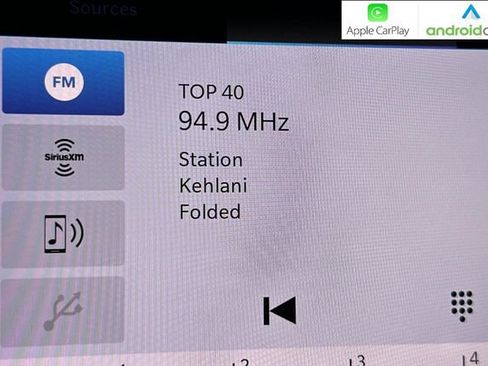 Used 2025 Chrysler Pacifica Select image 19