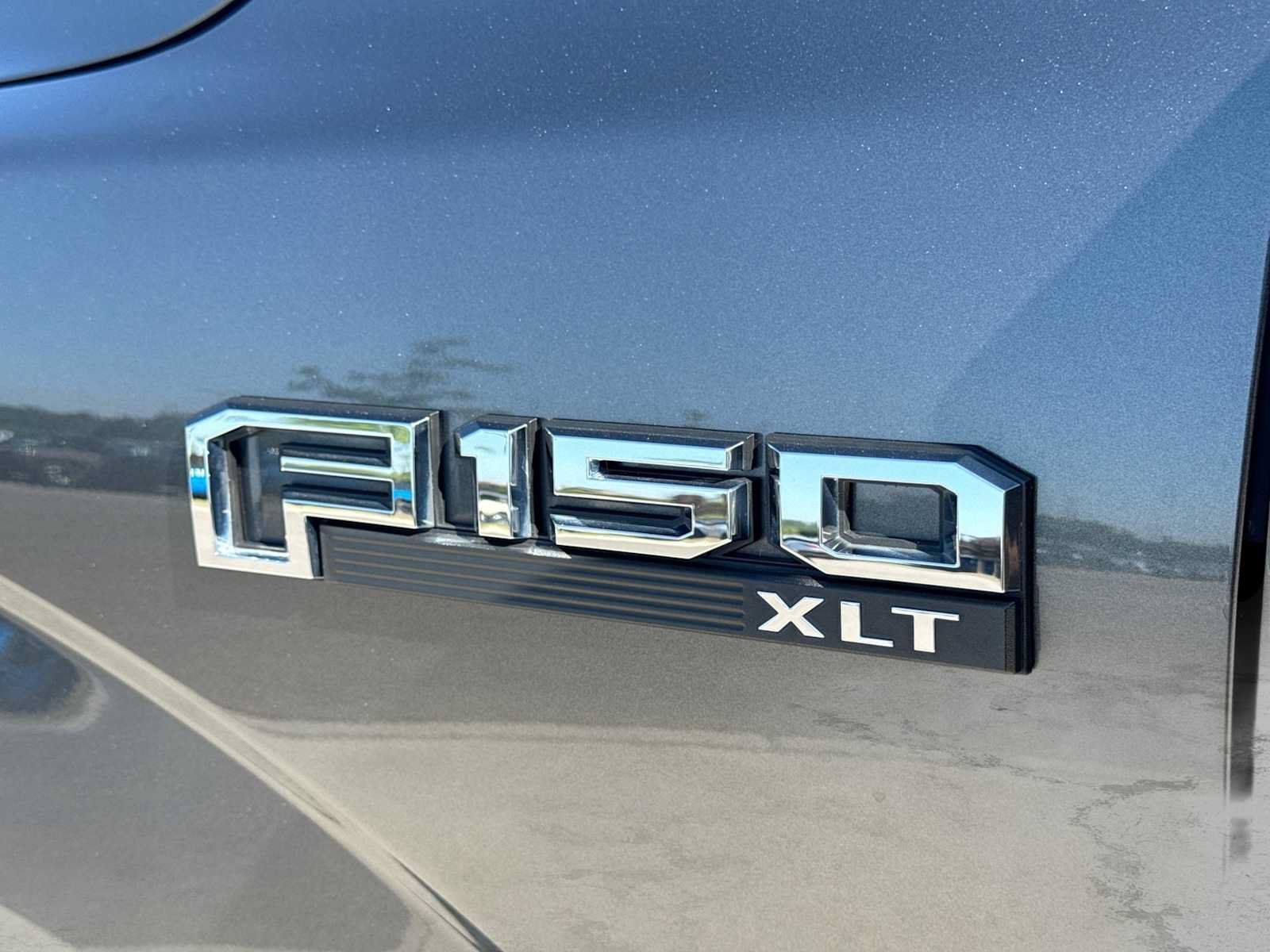 Used 2018 Ford F150 XLT w/ Equipment Group 302A Luxury AWD/4WD image 12