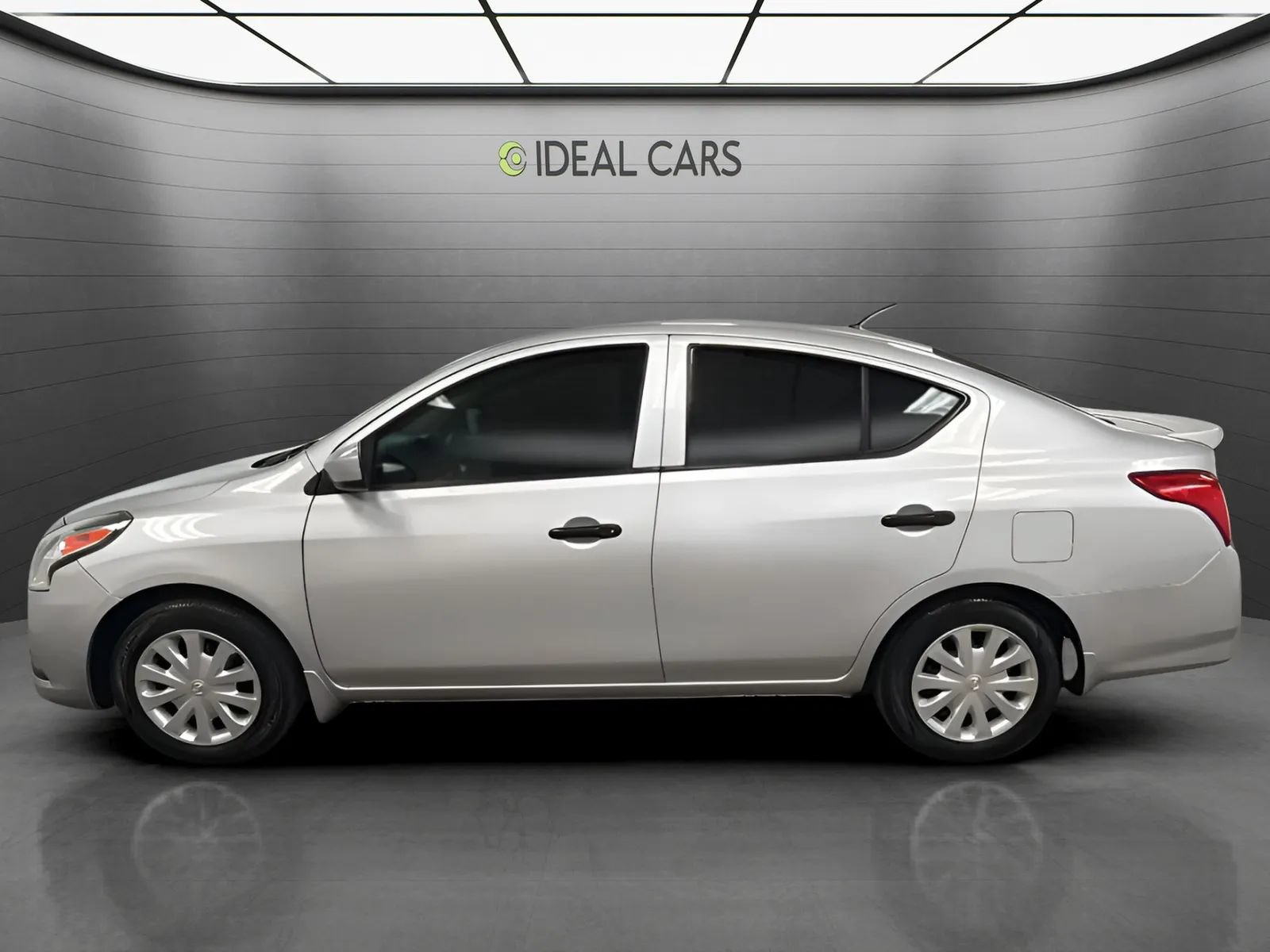 Used 2017 Nissan Versa S Plus FWD image 8